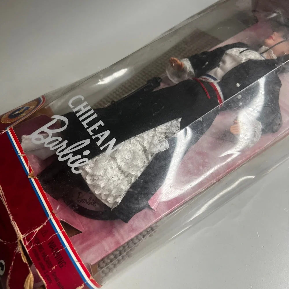 Mattel 1997 Chilean Barbie Dolls of the World Collector Edition 18559 NIB